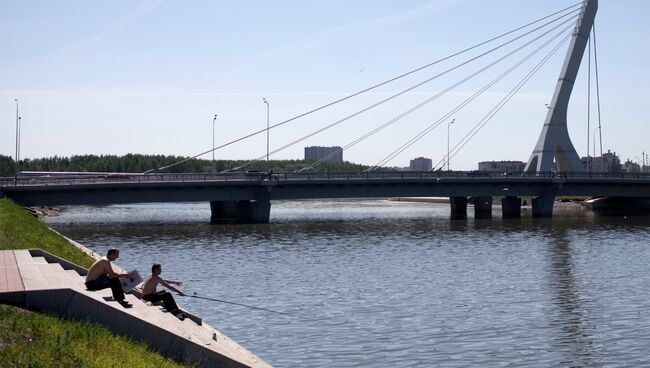 Мост через Дудергофский канал в Санкт-Петербурге