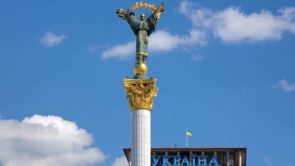 Монумент Независимости на Майдане Незалежности в Киеве, Украине, архивное фото
