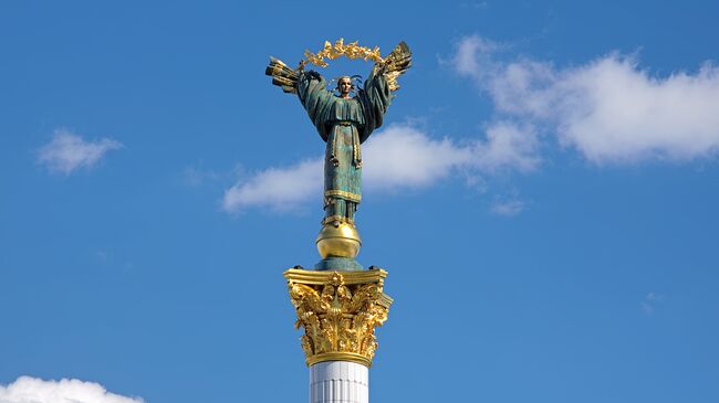 Монумент Независимости на Майдане Незалежности в Киеве, Украине, архивное фото