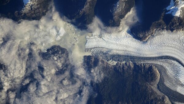Фотосъемка в рамках эксперимента Ураган, представленная в блоге Роскосмоса работающим на МКС космонавтом Алексеем Овчининым. Ледники Патагонии