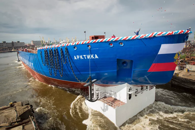 Церемония спуска на воду головного атомного ледокола проекта Арктика на Балтийском заводе в Санкт-Петербурге Церемония спуска на воду головного атомного ледокола проекта Арктика на Балтийском заводе в Санкт-Петербурге