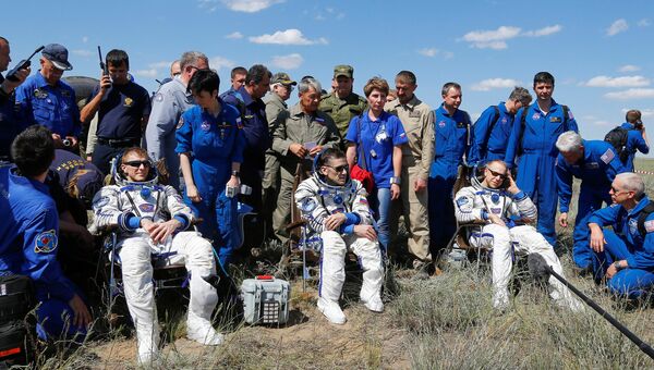 Приземление экипажа МКС в Казахстане, 18 июня 2016