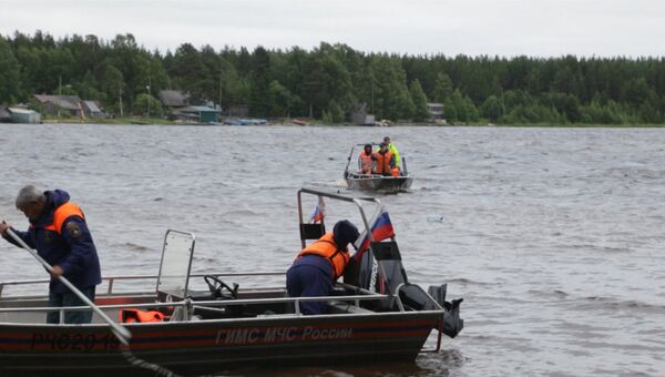 Трагедия на озере в Карелии: поисковая  операция и заявление главы МЧС