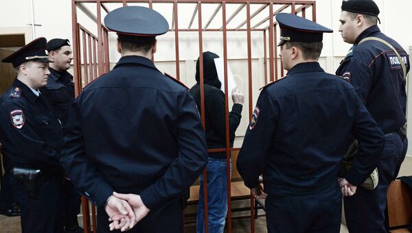 Фигурант дела об убийстве оппозиционного политика Бориса Немцова Хамзат Бахаев во время повторного рассмотрения ходатайства следствия об его аресте. Ранее Мосгорсуд пояснил, что при первом рассмотрении вопроса об аресте было нарушено право на защиту. Архивное фото