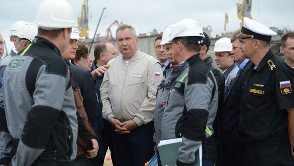 Вице-премьер России Дмитрий Рогозин посетил судостроительный комплекс Звезда во Владивостоке