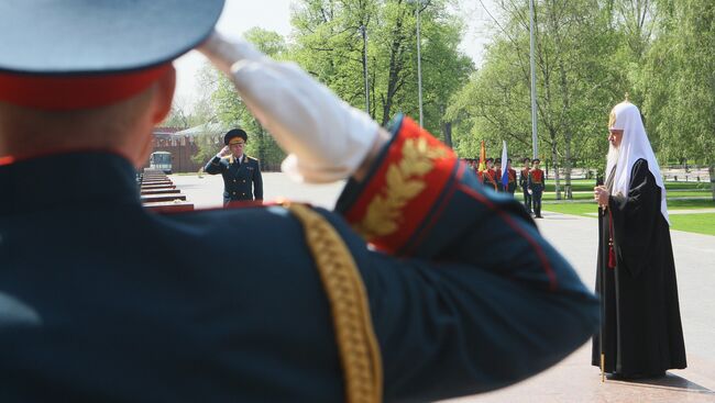 Патриарх Кирилл возложил венок к могиле Неизвестного солдата