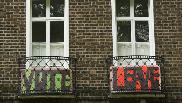 Балкон жилого дома в Лондоне в день референдума по сохранению членства Великобритании в ЕС. Архивное фото