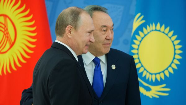 Президент РФ Владимир Путин и президент Республики Казахстан Нурсултан Назарбаев. Архивное фото