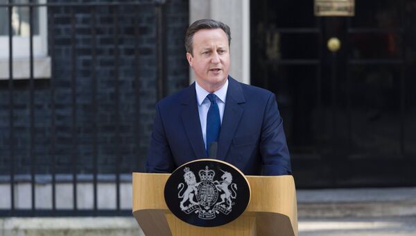 Премьер-министр Великобритании Дэвид Кэмерон выступает с заявлением об отставке с поста премьер-министра после результатов референдума по сохранению членства Великобритании в Европейском Союзе. 24 июня 2016