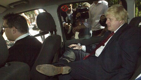 Бывший мэр Лондона Борис Джонсон в автомобиле в Лондоне. 24 июня 2016