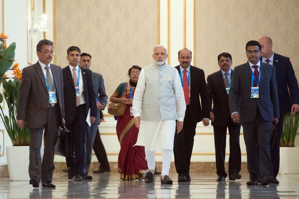 Премьер-министр Индии Нарендра Моди после заседания в Ташкенте Совета глав государств-членов Шанхайской организации сотрудничества в расширенном составе, приуроченного к 15-летию создания ШОС