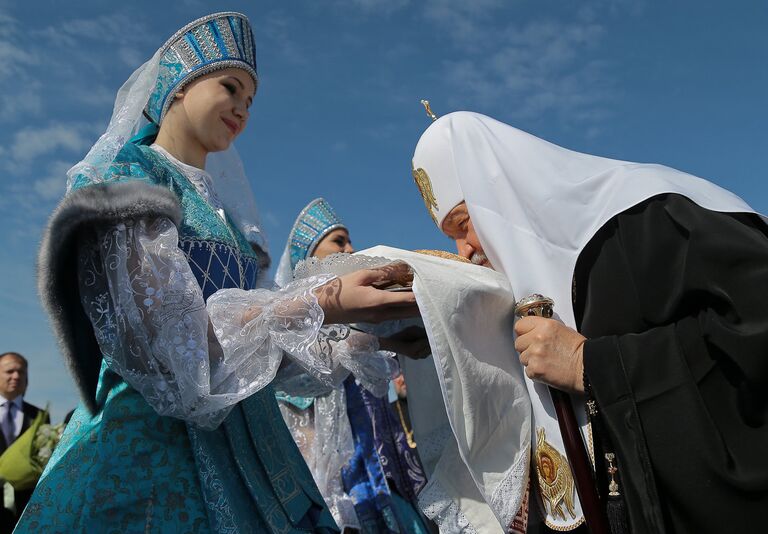 Патриарх Московский и всея Руси Кирилл в аэропорту Сыктывкара