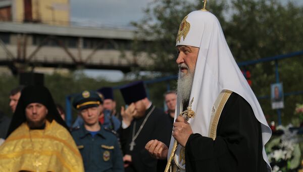 Патриарх Московский и всея Руси Кирилл во время посещения шахты Северная в Воркуте