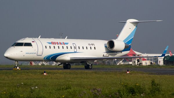 Самолет Bombardier CRJ-200LR авиакомпании Ямал. Архивное фото