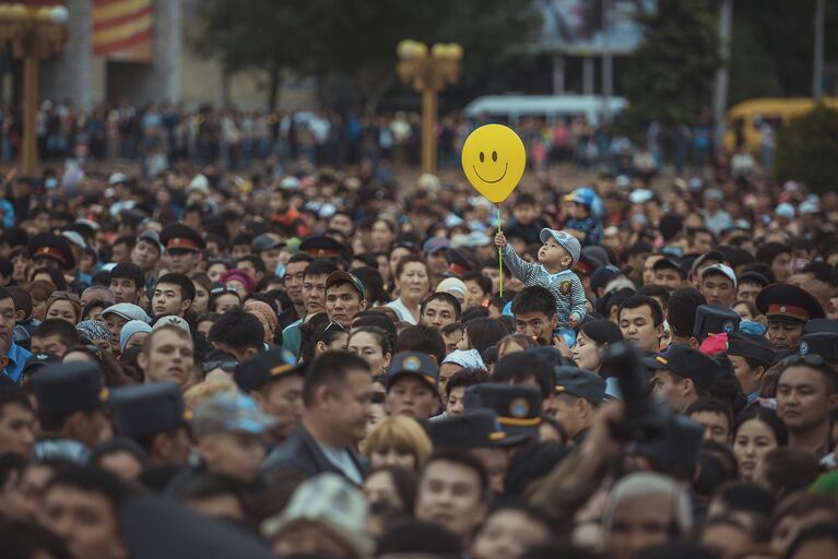 Праздничный концерт в честь Дня матери в Бишкеке