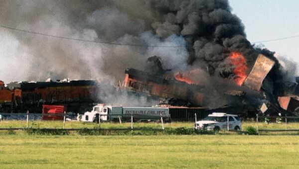 На месте столкновения грузовых поездов в штате Техас. США, 28 июня 2016