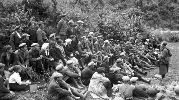 Бойцы первого партизанского отряда, организованного под Смоленском. Великая Отечественная война 1941-1945 гг.
