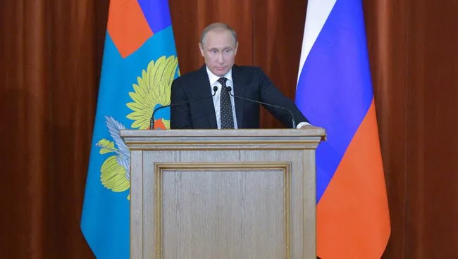 Президент России Владимир Путин выступает в МИД РФ на совещании послов и постоянных представителей РФ в иностранных государствах. 30 июня 2016