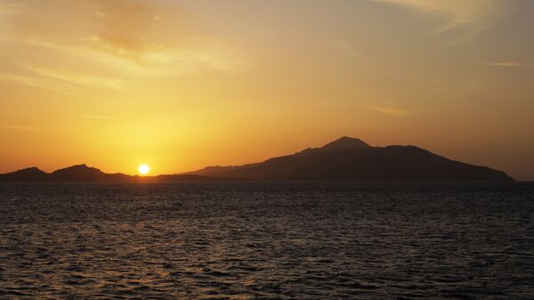 Восход солнца на острове Тиран в Красном море