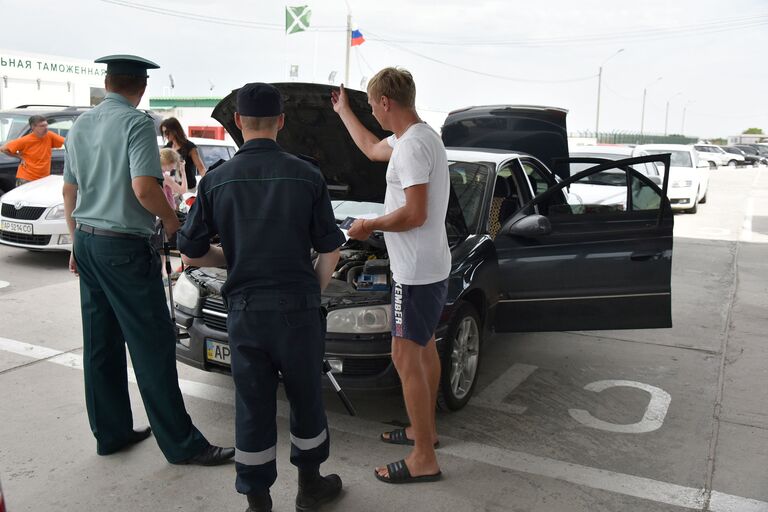 Пункт пропуска Джанкой на границе России и Украины Пункт пропуска Джанкой на границе России и Украины