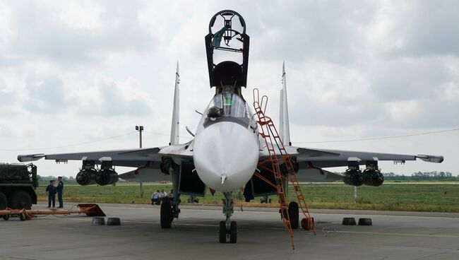 Самолет Су-30СМ Черноморского флота на конкурсе по воздушной выучке летных экипажей морской авиации Военно-морского флота РФ Морской ас-2016 в Ейске. Архивное фото