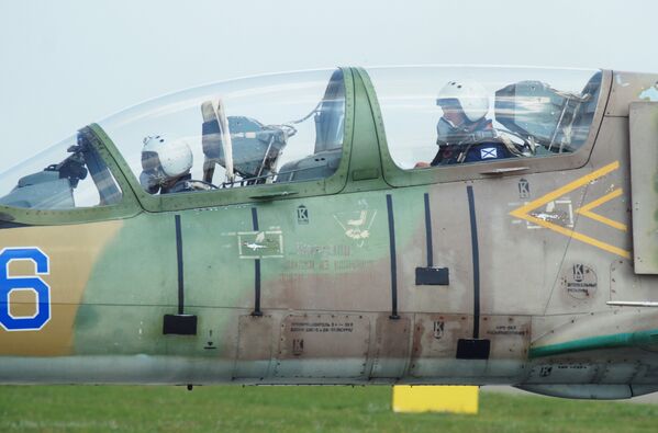 Летчики в кабине самолета Л-39 на конкурсе летных экипажей морской авиации ВМФ Морской ас-2016