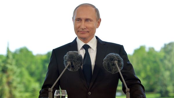 Президент РФ Владимир Путин во время совместной с президентом Финляндской Республики Саули Ниинистё пресс-конференции по итогам встречи в Наантали