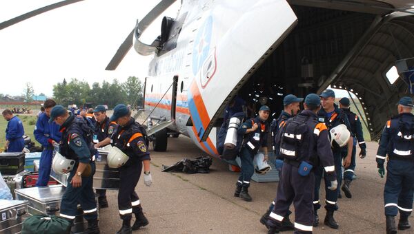 Спасатели, которые вели поиск пропавшего в Иркутской области самолета Ил-76 МЧС России
