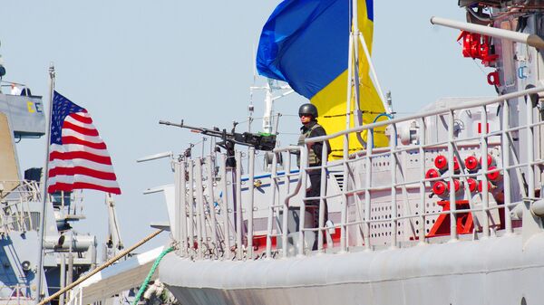 Флагман ВМС Украины сторожевой корабль проекта 1135 Гетман Сагайдачный и ракетный эсминец ВМС США Дональд Кук, архивное фото