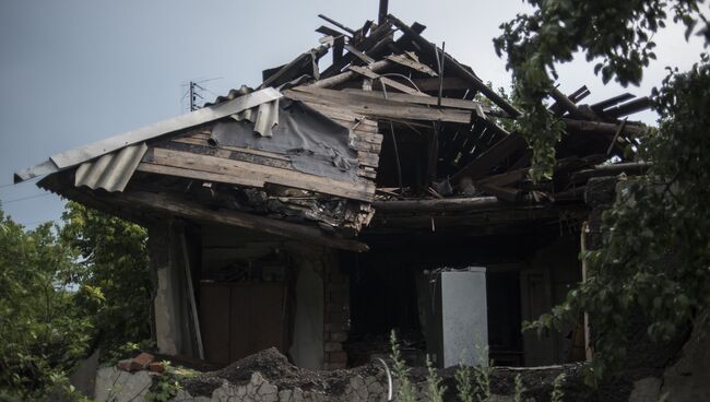Один из домов в Горловке, разрушенный в результате обстрела. Архивное фото
