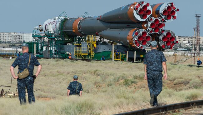 Вывоз ракеты-носителя Союз- ФГ с пилотируемым кораблем Союз-МС на стартовую площадку