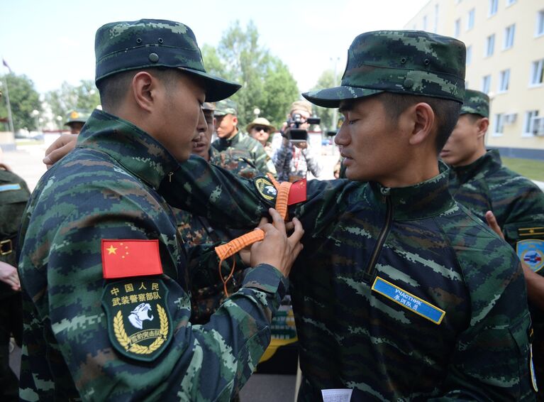 Совместные тактико-специальные занятия спецназовцев Национальной гвардии России и Народной вооруженной полиции Китая Сотрудничество-2016