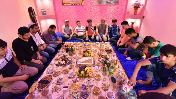 Празднование Ураза-Байрам в Душанбе