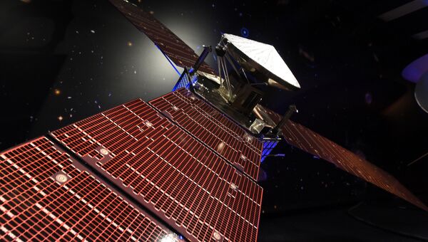 Модель зонда Juno в лаборатории реактивного движения в Пасадене. Архивное фото