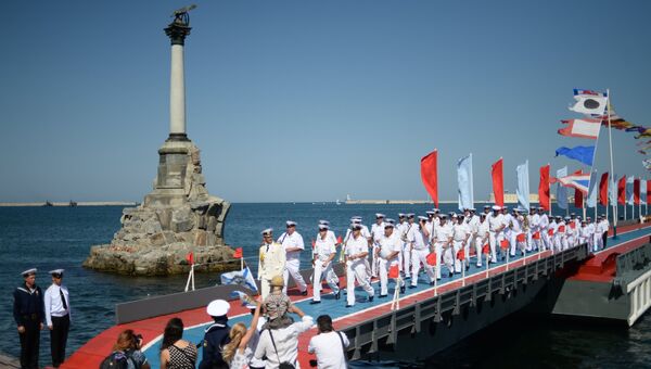 Моряки Черноморского флота во время празднования ВМФ России в Севастополе. Архивное фото