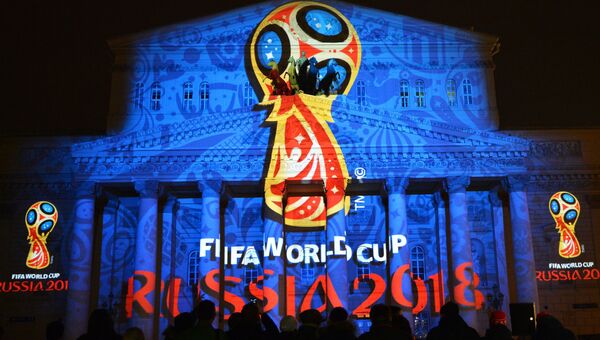 Проекция логотипа чемпионата мира 2018 по футболу на фасаде Большого театра в Москве