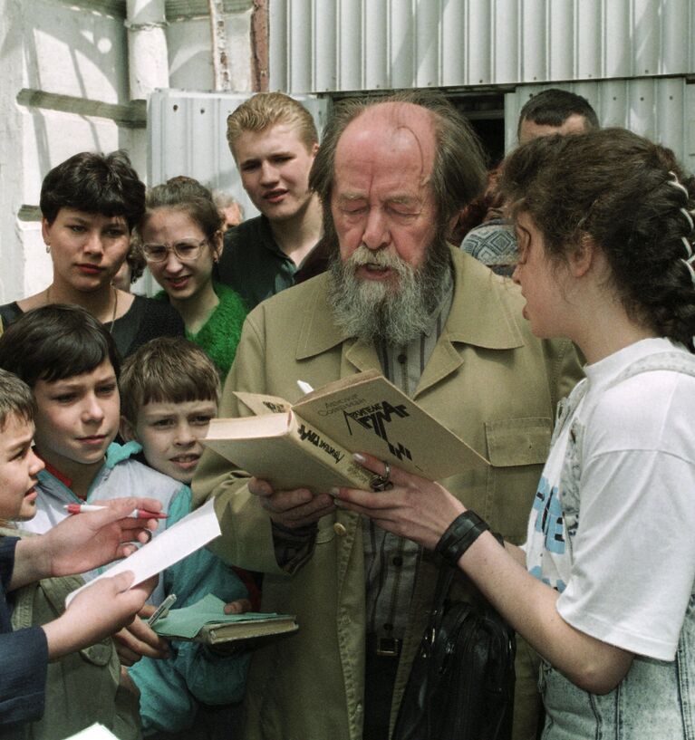 Писатель Александр Солженицын