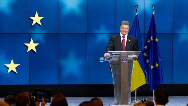Президент Украины Петр Порошенко на пресс-конференции в Брюсселе. Архивное фото