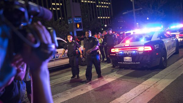 Полицейское оцепление после стрельбы в Далласе. 7 июля 2016