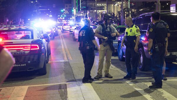 Полицейское оцепление после стрельбы в Далласе