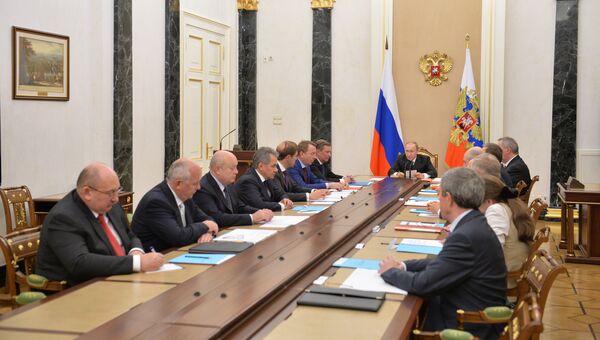 Президент РФ Владимир Путин проводит в Кремле заседание Комиссии по вопросам военно-технического сотрудничества Российской Федерации с иностранными государствами. 8 июля 2016
