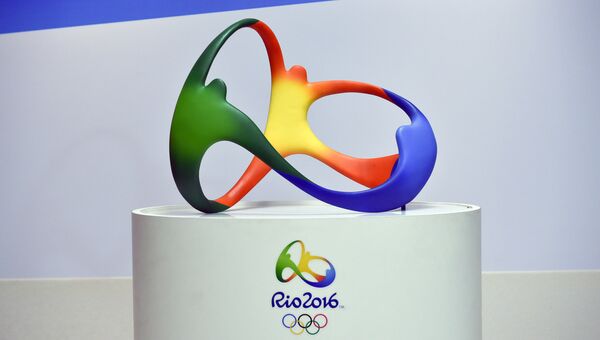 Скульптура в виде логотипа Олимпийских игр в Рио-де-Жанейро