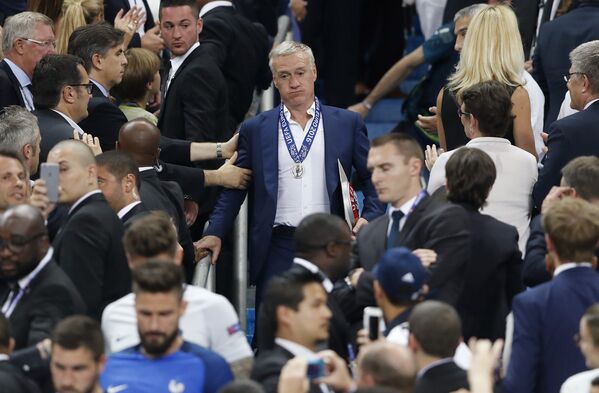Тренер сборной Франции по футболу Дидье Дешам после матча Франция - Португалия на ЧЕ-2016