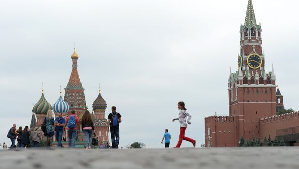 Храм Василия Блаженного и Спасская башня Московского Кремля