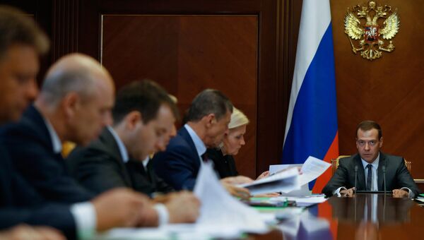 Премьер-министр РФ Д. Медведев провел совещание по социально-экономическим вопросам. 12 июля 2016
