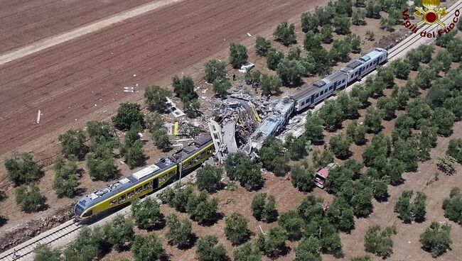 Два поезда столкнулись на юге Италии в провинции Бари