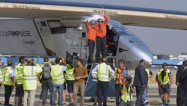 Самолет на солнечных батареях Solar Impulse 2 приземлился в Каире