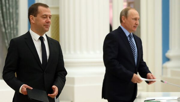 Президент РФ Владимир Путин и председатель правительства Рф Дмитрий Медведев. Архивное фото