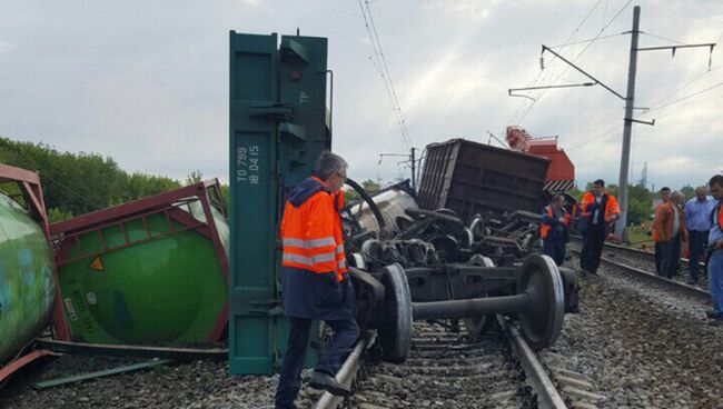 Сошедший с рельс в Нижегородской области, грузовой поезд