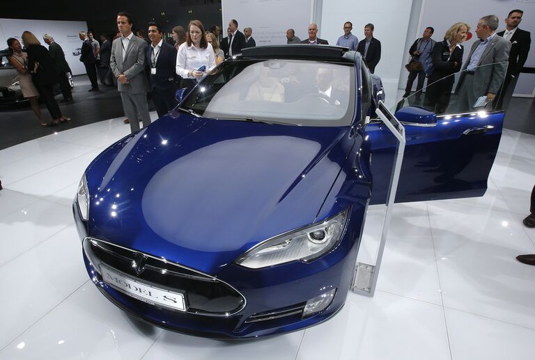 Беспилотный автомобиль Tesla Model S Беспилотный автомобиль Tesla Model S